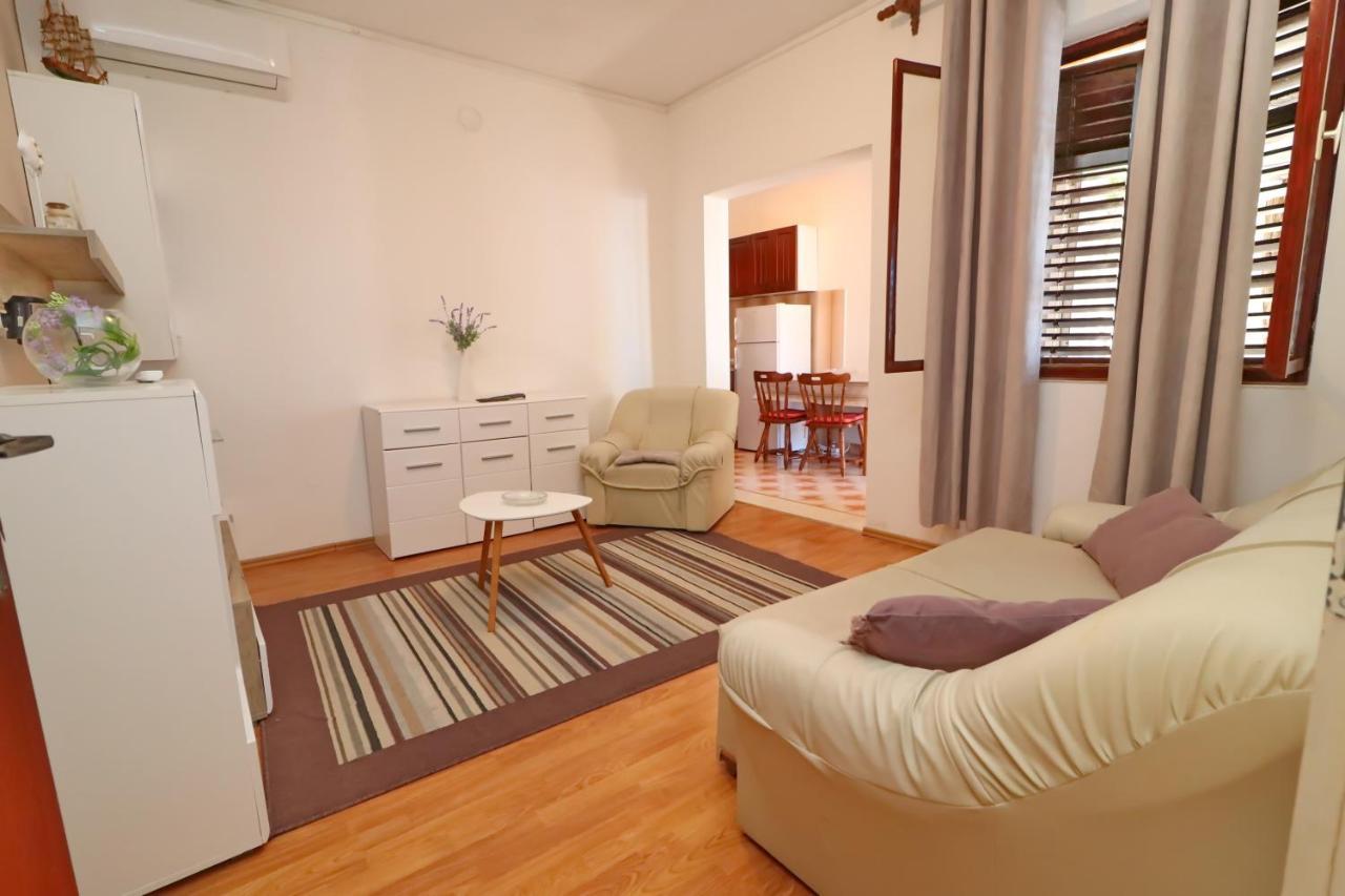 Apartments Peselj Smokvica  エクステリア 写真