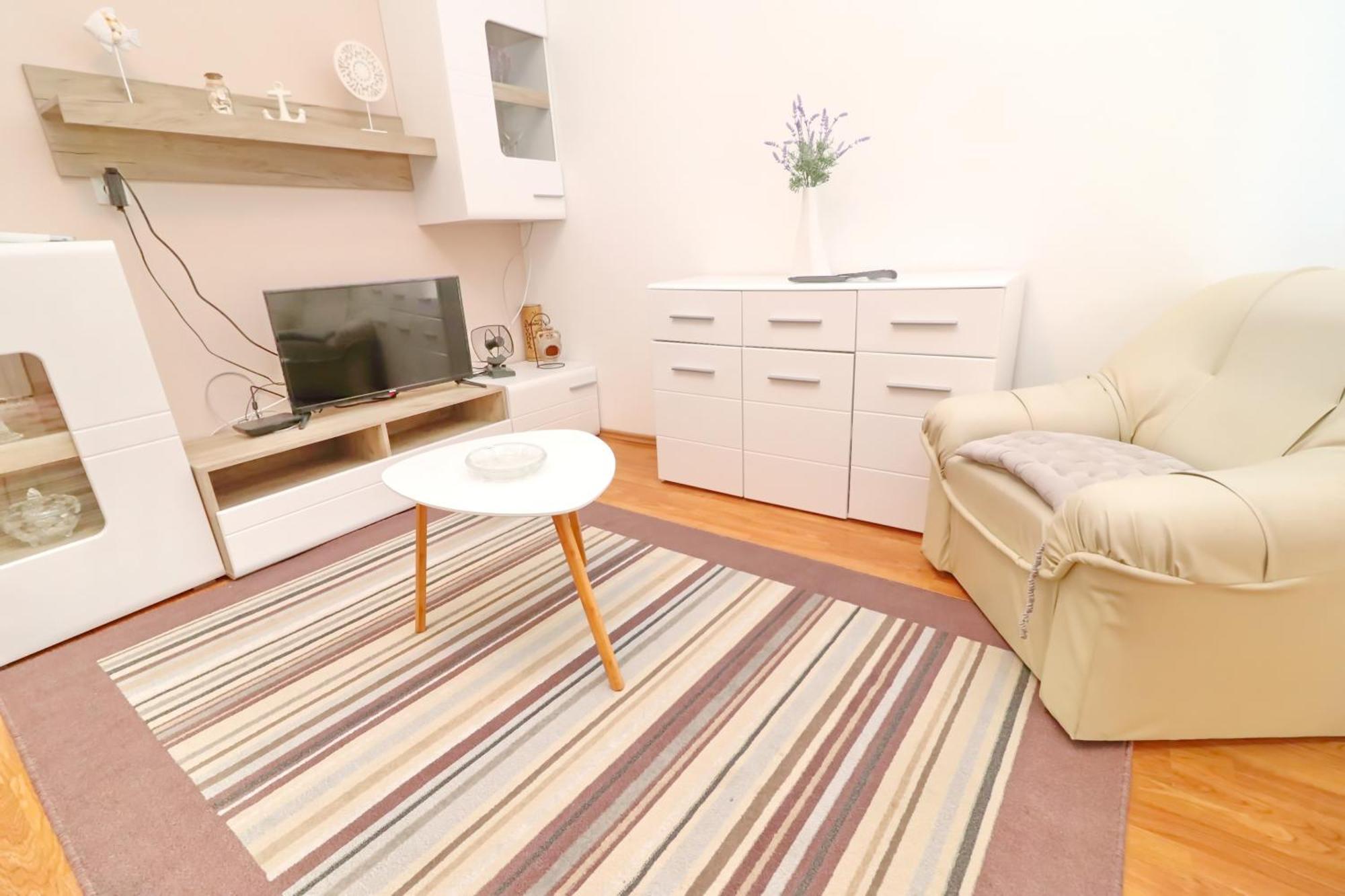 Apartments Peselj Smokvica  部屋 写真