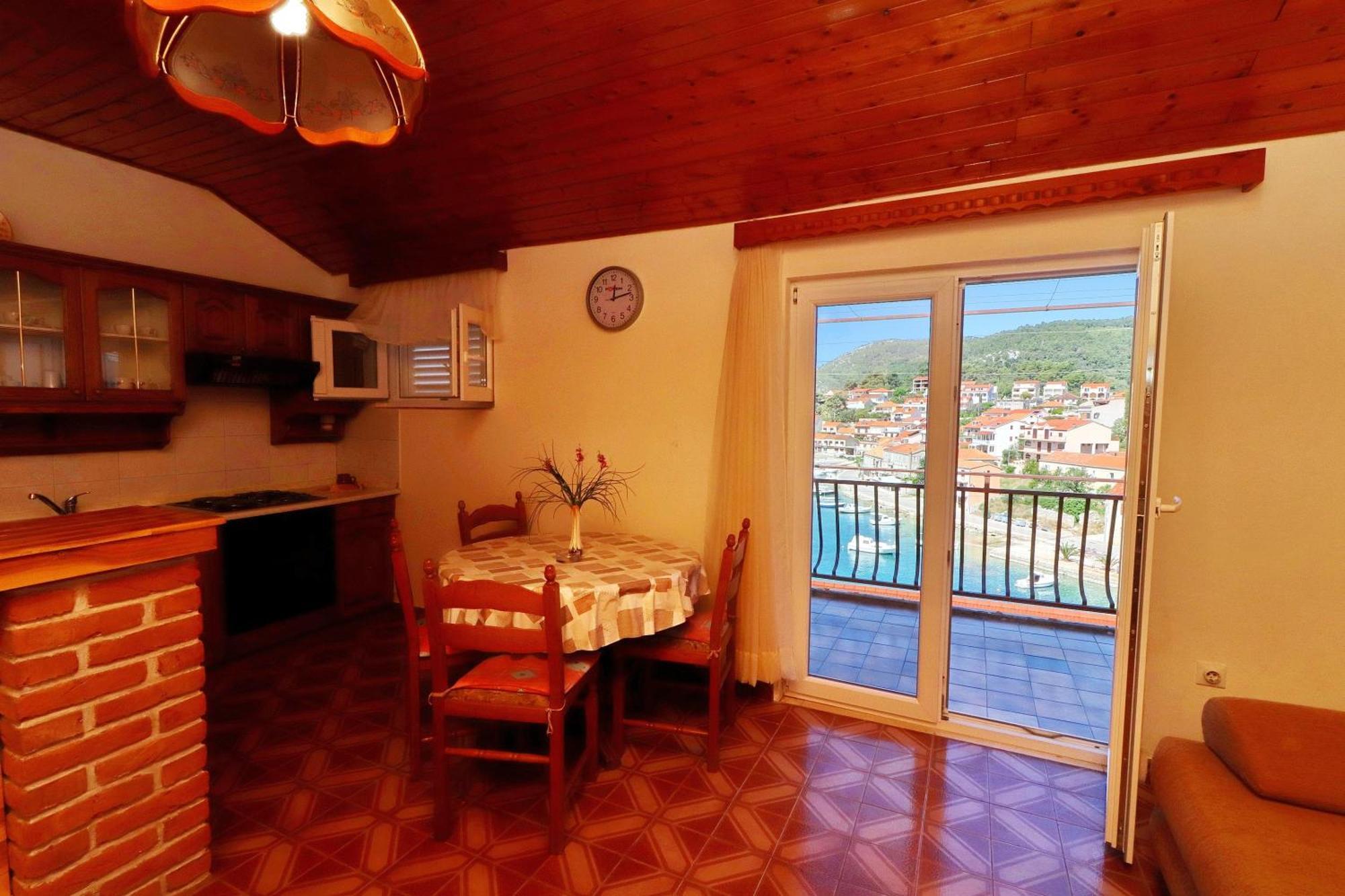 Apartments Peselj Smokvica  部屋 写真